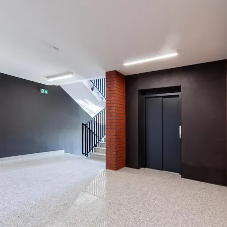 アパート Apartly -riverside Ii & Balkon, Parking *